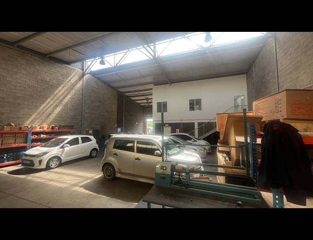 410M² WAREHOUSE TO LET IN SPARTAN